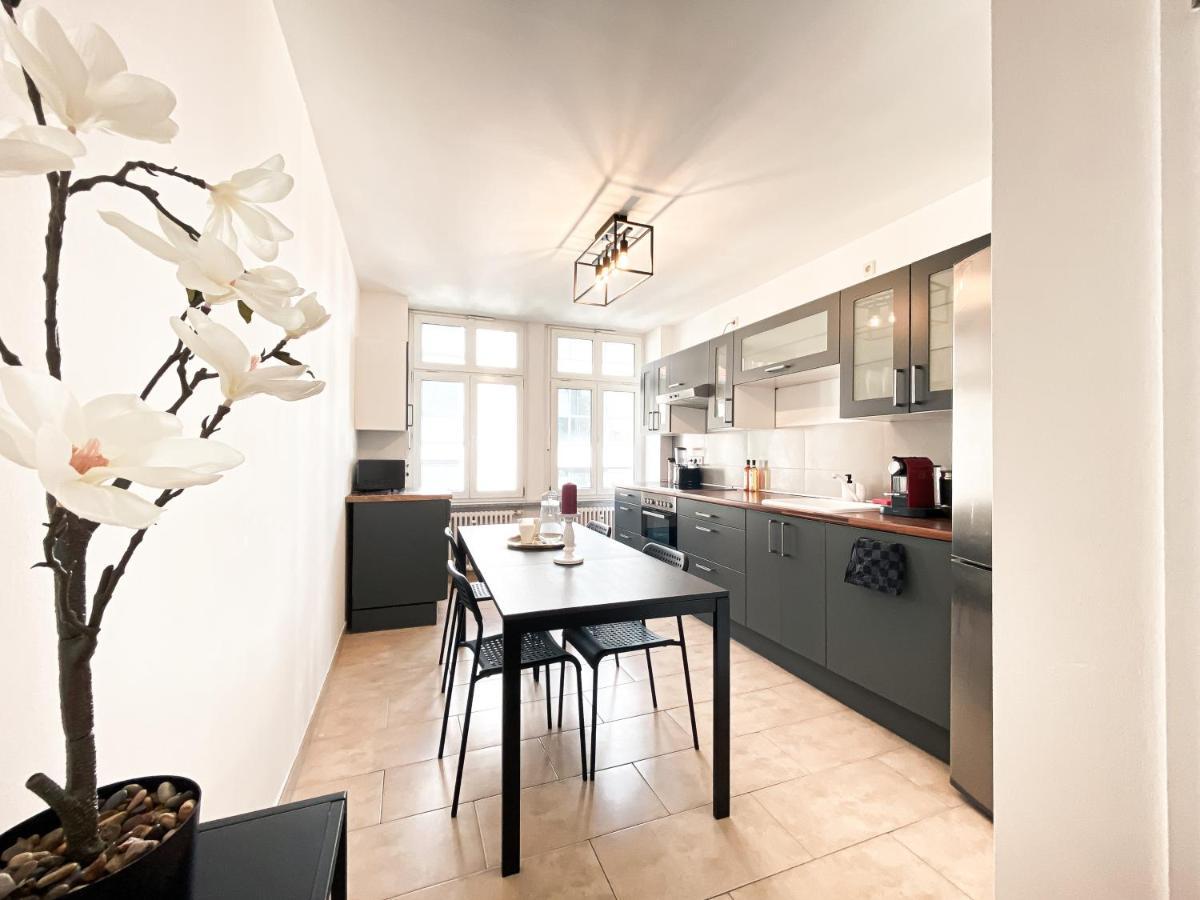 Zentrale Mit Parkplatz, 2 Schlafzimmern, Kueche, Waschmaschine & Balkon Апартаменты Лейпциг
